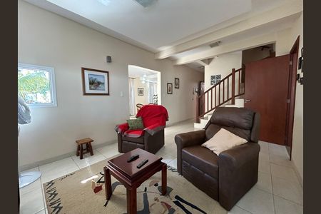 Casa de condomínio para alugar com 284m², 4 quartos e 3 vagas Casa de condomínio para alugar com 284m², 4 quartos e 3 vagasSala