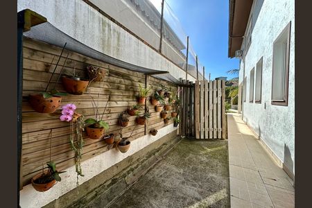 Casa de condomínio para alugar com 284m², 4 quartos e 3 vagas Casa de condomínio para alugar com 284m², 4 quartos e 3 vagasÁrea externa