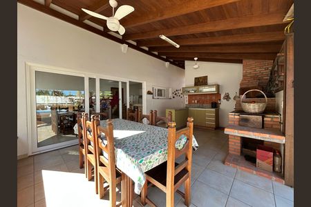 Casa de condomínio para alugar com 284m², 4 quartos e 3 vagas Casa de condomínio para alugar com 284m², 4 quartos e 3 vagasÁrea gourmet