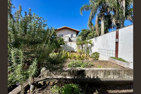 Casa de condomínio para alugar com 284m², 4 quartos e 3 vagas Casa de condomínio para alugar com 284m², 4 quartos e 3 vagasJardim