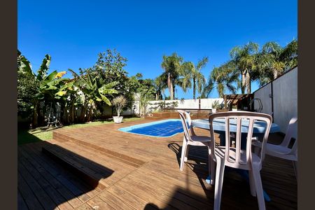 Casa de condomínio para alugar com 284m², 4 quartos e 3 vagas Casa de condomínio para alugar com 284m², 4 quartos e 3 vagasPiscina