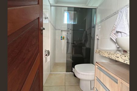 Casa de condomínio para alugar com 284m², 4 quartos e 3 vagas Casa de condomínio para alugar com 284m², 4 quartos e 3 vagasBanheiro área de serviço