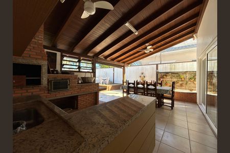 Casa de condomínio para alugar com 284m², 4 quartos e 3 vagas Casa de condomínio para alugar com 284m², 4 quartos e 3 vagasÁrea gourmet