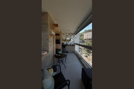 Apartamento à venda com 80m², 2 quartos e 1 vaga Apartamento à venda com 80m², 2 quartos e 1 vagaVaranda