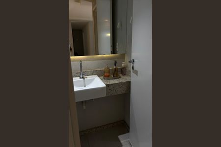 Apartamento à venda com 80m², 2 quartos e 1 vaga Apartamento à venda com 80m², 2 quartos e 1 vagaBanheiro