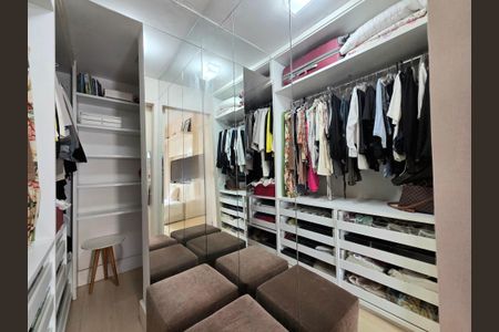 Apartamento para alugar com 50m², 1 quarto e 1 vaga Apartamento para alugar com 50m², 1 quarto e 1 vagaCloset da suíte