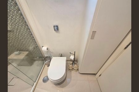 Apartamento para alugar com 50m², 1 quarto e 1 vaga Apartamento para alugar com 50m², 1 quarto e 1 vagaBanheiro da Suíte