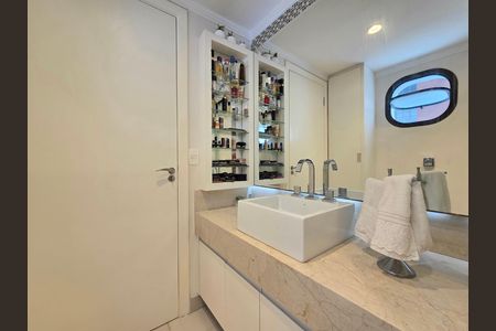 Apartamento para alugar com 50m², 1 quarto e 1 vaga Apartamento para alugar com 50m², 1 quarto e 1 vagaBanheiro da Suíte