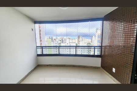 Sala - varanda de apartamento para alugar com 2 quartos, 84m² em Pituba, Salvador