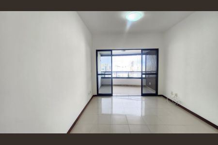 Sala  de apartamento para alugar com 2 quartos, 84m² em Pituba, Salvador