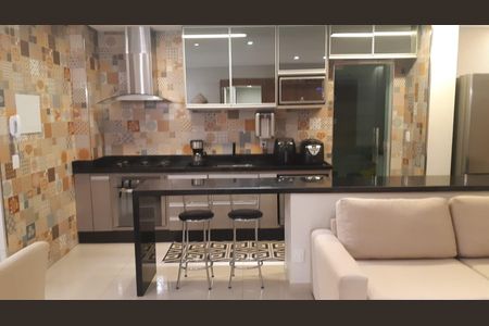 Apartamento à venda com 100m², 3 quartos e 2 vagas Apartamento à venda com 100m², 3 quartos e 2 vagasCozinha
