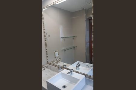 Apartamento à venda com 100m², 3 quartos e 2 vagas Apartamento à venda com 100m², 3 quartos e 2 vagasBanheiro
