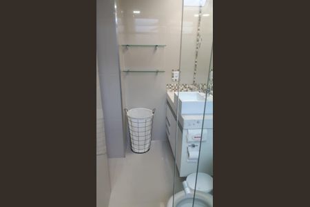 Apartamento à venda com 100m², 3 quartos e 2 vagas Apartamento à venda com 100m², 3 quartos e 2 vagasBanheiro