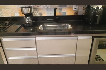 Apartamento à venda com 100m², 3 quartos e 2 vagas Apartamento à venda com 100m², 3 quartos e 2 vagasCozinha