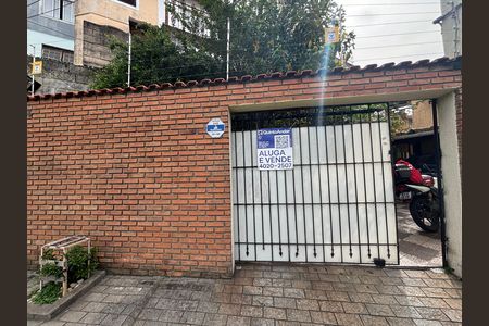 Casa para alugar com 120m², 2 quartos e 3 vagasFachada