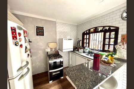 Cozinha de casa à venda com 2 quartos, 120m² em Jardim Artur Alvim, São Paulo