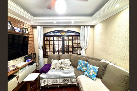 Casa para alugar com 120m², 2 quartos e 3 vagasSala