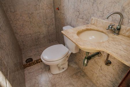 Casa para alugar com 200m², 3 quartos e 3 vagasBanheiro 2