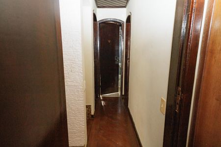 Casa para alugar com 200m², 3 quartos e 3 vagasCorredor