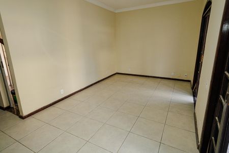 Casa para alugar com 200m², 3 quartos e 3 vagasSala