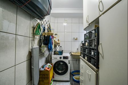 Apartamento para alugar com 63m², 2 quartos e 2 vagas Apartamento para alugar com 63m², 2 quartos e 2 vagasCozinha e Área de Serviço
