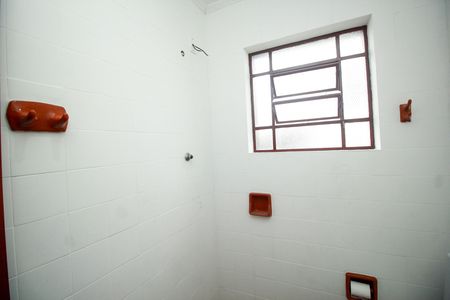 Casa para alugar com 90m², 2 quartos e 1 vaga Casa para alugar com 90m², 2 quartos e 1 vagaBanheiro Social