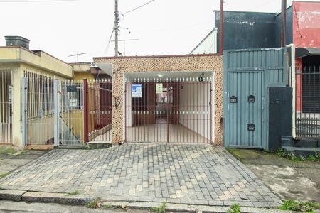Casa para alugar com 90m², 2 quartos e 1 vaga Casa para alugar com 90m², 2 quartos e 1 vagaFachada