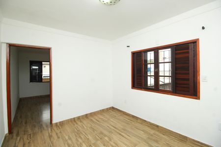 Casa para alugar com 90m², 2 quartos e 1 vaga Casa para alugar com 90m², 2 quartos e 1 vagaQuarto