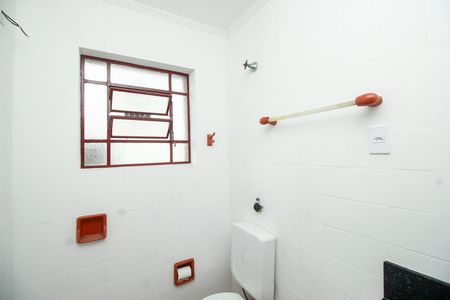 Casa para alugar com 90m², 2 quartos e 1 vaga Casa para alugar com 90m², 2 quartos e 1 vagaBanheiro Social