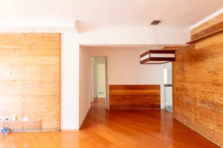 Apartamento para alugar com 75m², 2 quartos e 1 vagaSala