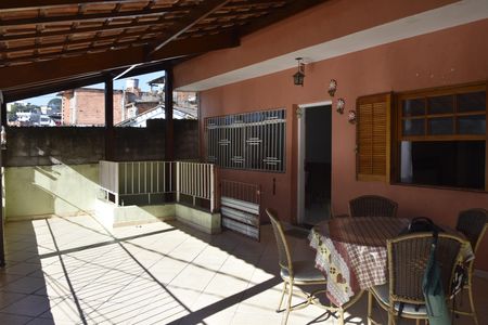 Casa para alugar com 100m², 3 quartos e 2 vagasVaranda
