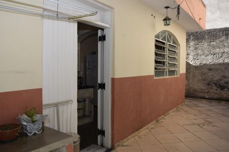 Casa para alugar com 100m², 3 quartos e 2 vagasQuintal