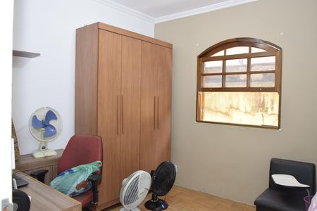 Casa para alugar com 100m², 3 quartos e 2 vagasQuarto 2