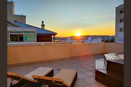 Apartamento para alugar com 199m², 4 quartos e 1 vagaVaranda