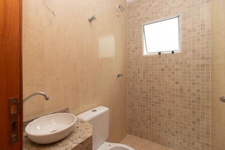 Casa de condomínio à venda com 80m², 3 quartos e 1 vaga Casa de condomínio à venda com 80m², 3 quartos e 1 vagaBanheiro da Suíte