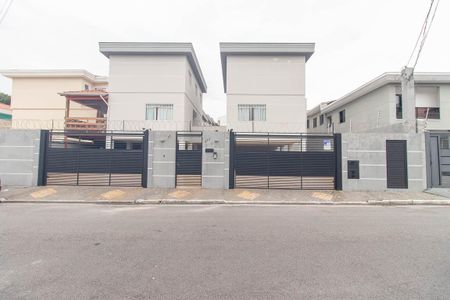 Casa de condomínio à venda com 80m², 3 quartos e 1 vaga Casa de condomínio à venda com 80m², 3 quartos e 1 vagaFachada