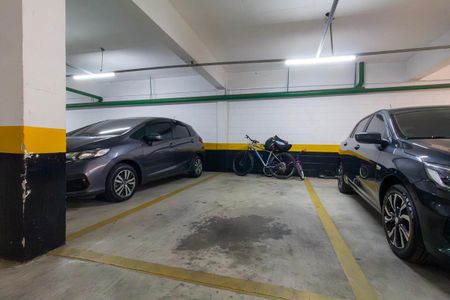 Apartamento à venda com 74m², 2 quartos e 1 vaga Apartamento à venda com 74m², 2 quartos e 1 vagaÁrea Comum - Garagem