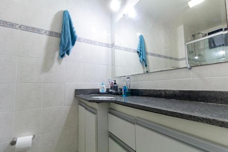 Apartamento à venda com 74m², 2 quartos e 1 vaga Apartamento à venda com 74m², 2 quartos e 1 vagaBanheiro 2