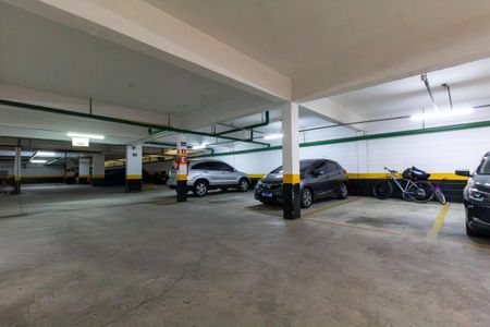 Apartamento à venda com 74m², 2 quartos e 1 vaga Apartamento à venda com 74m², 2 quartos e 1 vagaÁrea Comum - Garagem