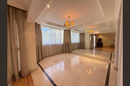 Apartamento para alugar com 4 quartos, 197m² em Santa Cecilia, São Paulo