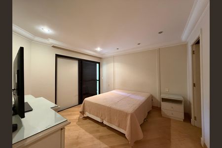 Apartamento à venda com 197m², 4 quartos e 3 vagas