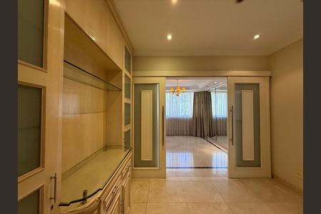 Apartamento à venda com 197m², 4 quartos e 3 vagas