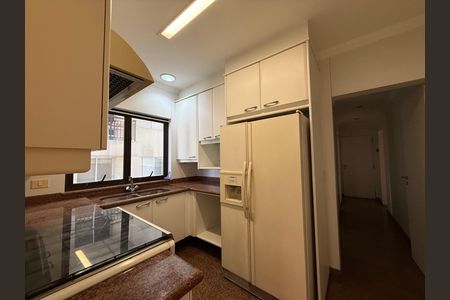 Apartamento à venda com 197m², 4 quartos e 3 vagas