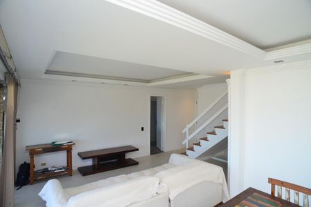 Apartamento para alugar com 220m², 3 quartos e 3 vagasSala
