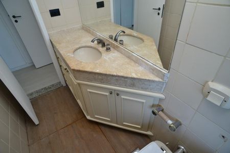 Apartamento para alugar com 220m², 3 quartos e 3 vagasLavabo