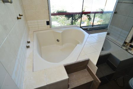 Apartamento para alugar com 220m², 3 quartos e 3 vagasBanheiro Suíte Principal