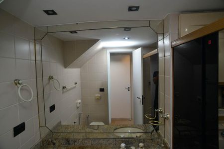 Apartamento para alugar com 220m², 3 quartos e 3 vagasBanheiro Social