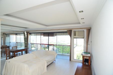 Apartamento para alugar com 220m², 3 quartos e 3 vagasSala