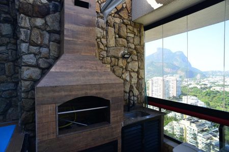 Apartamento para alugar com 220m², 3 quartos e 3 vagasChurrasqueira