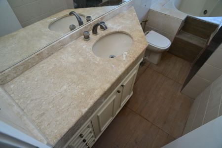 Apartamento para alugar com 220m², 3 quartos e 3 vagasBanheiro Suíte Principal